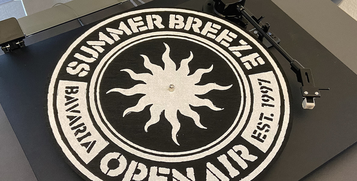  Slipmat, Emblem 